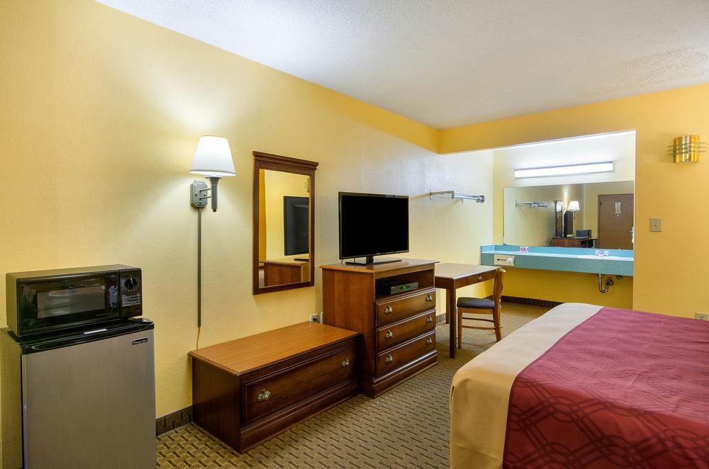 Econo Lodge Fredericksburg Near I-95 Exterior photo