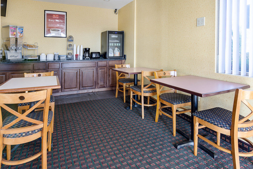 Econo Lodge Fredericksburg Near I-95 Exterior photo