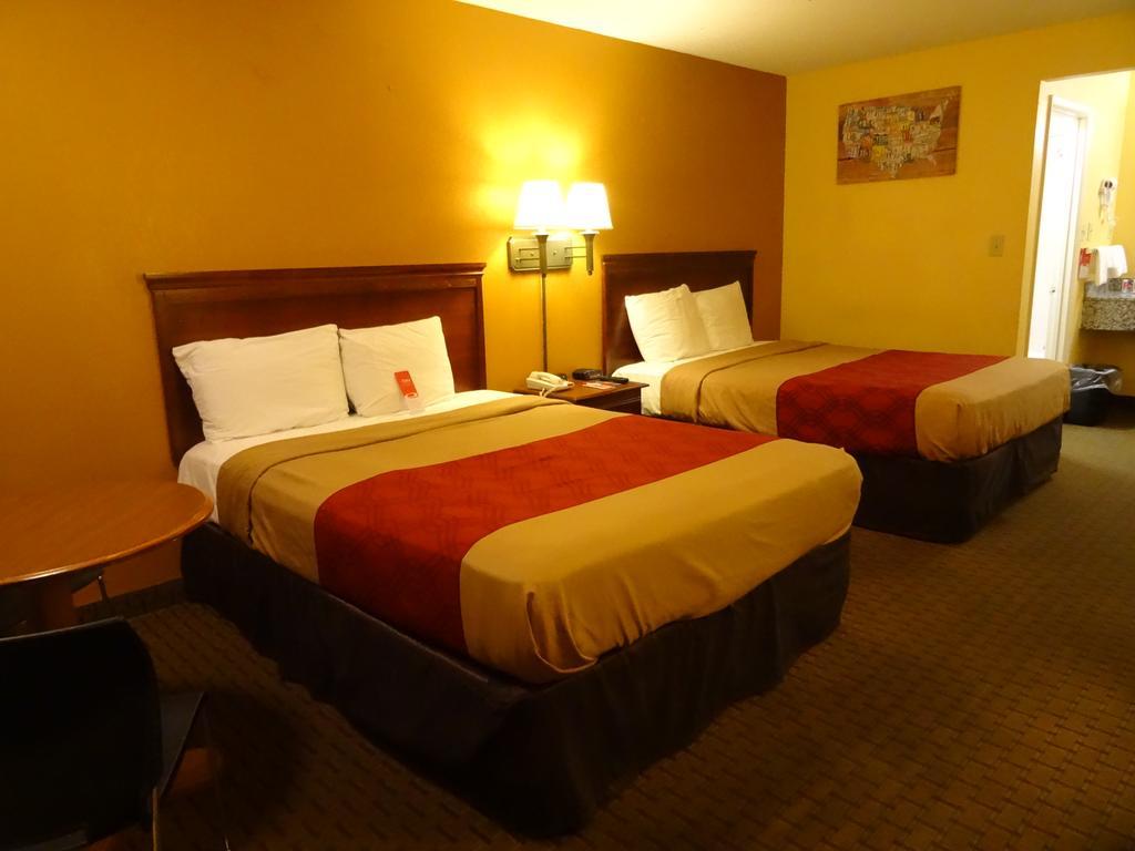 Econo Lodge Fredericksburg Near I-95 Exterior photo